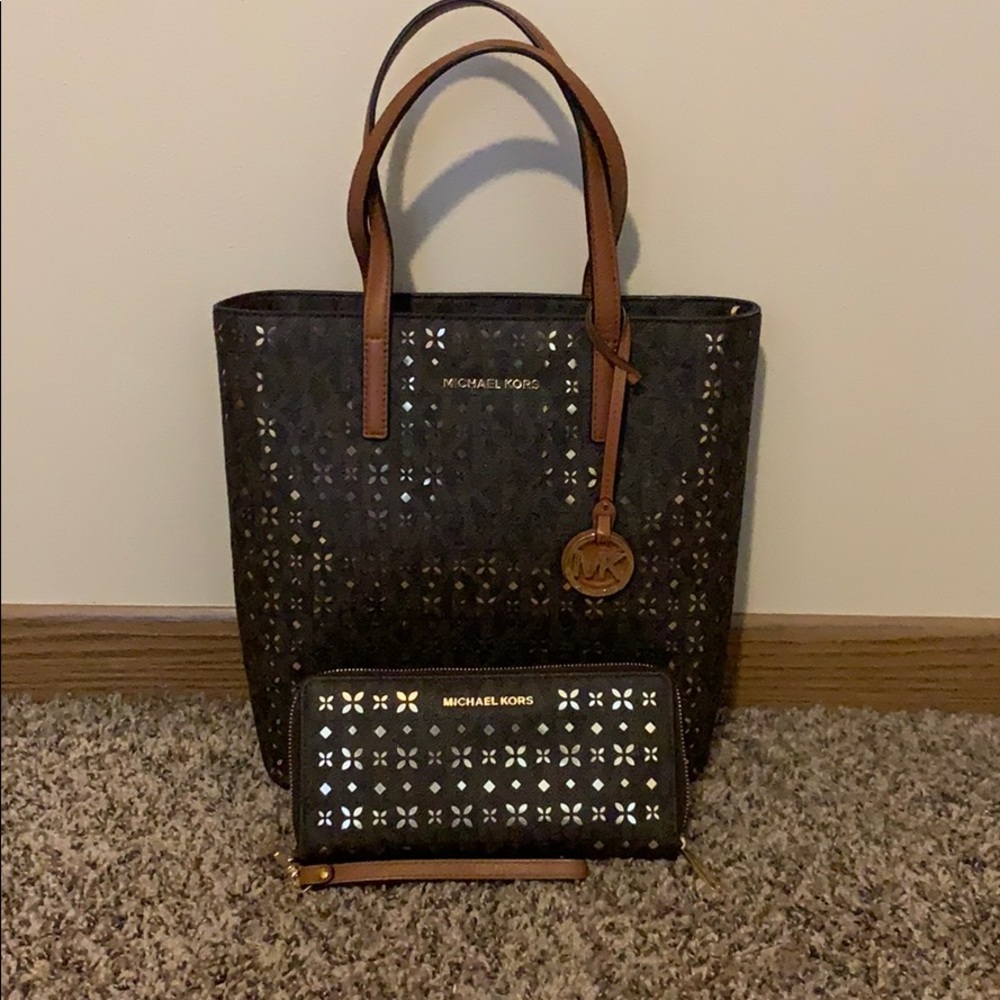 Purse and wallet